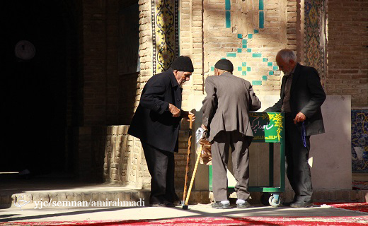 اقامه نماز جمعه در مسجد امام خمینی سمنان + تصاویر