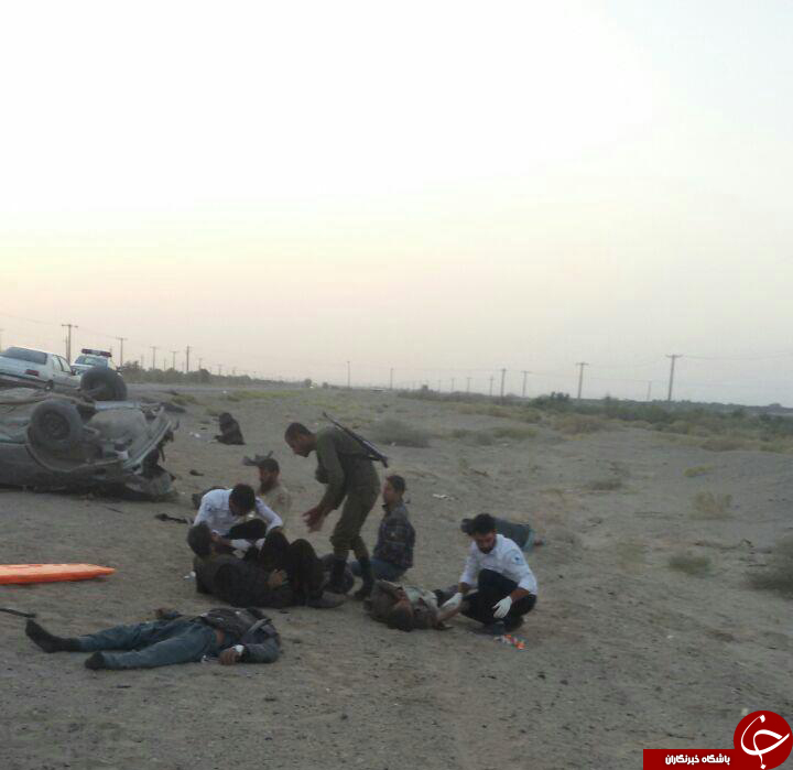 باز هم خودروی حامل افاغنه غیرمجاز حادثه آفرید + تصاویر