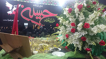بیت العباس کاشان با سه ساله حسینی وداع کرد