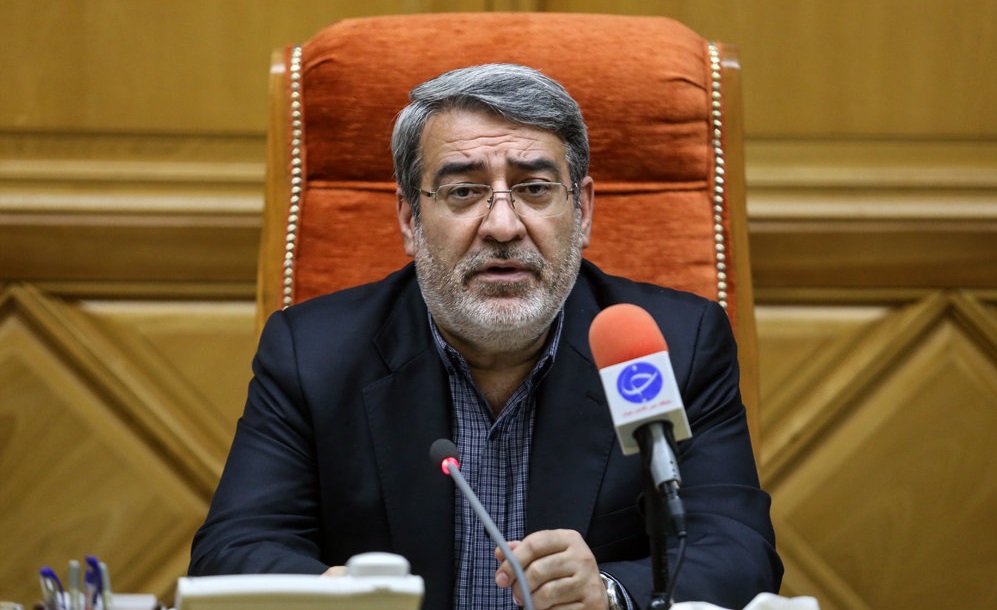 همکاری بانک&zwnj;ها در زمینه اقتصاد مقاومتی قابل قبول است/واگذاری 100 مورد از اختیارات دولت برای نتیجه بخشی اقتصاد مقاومتی