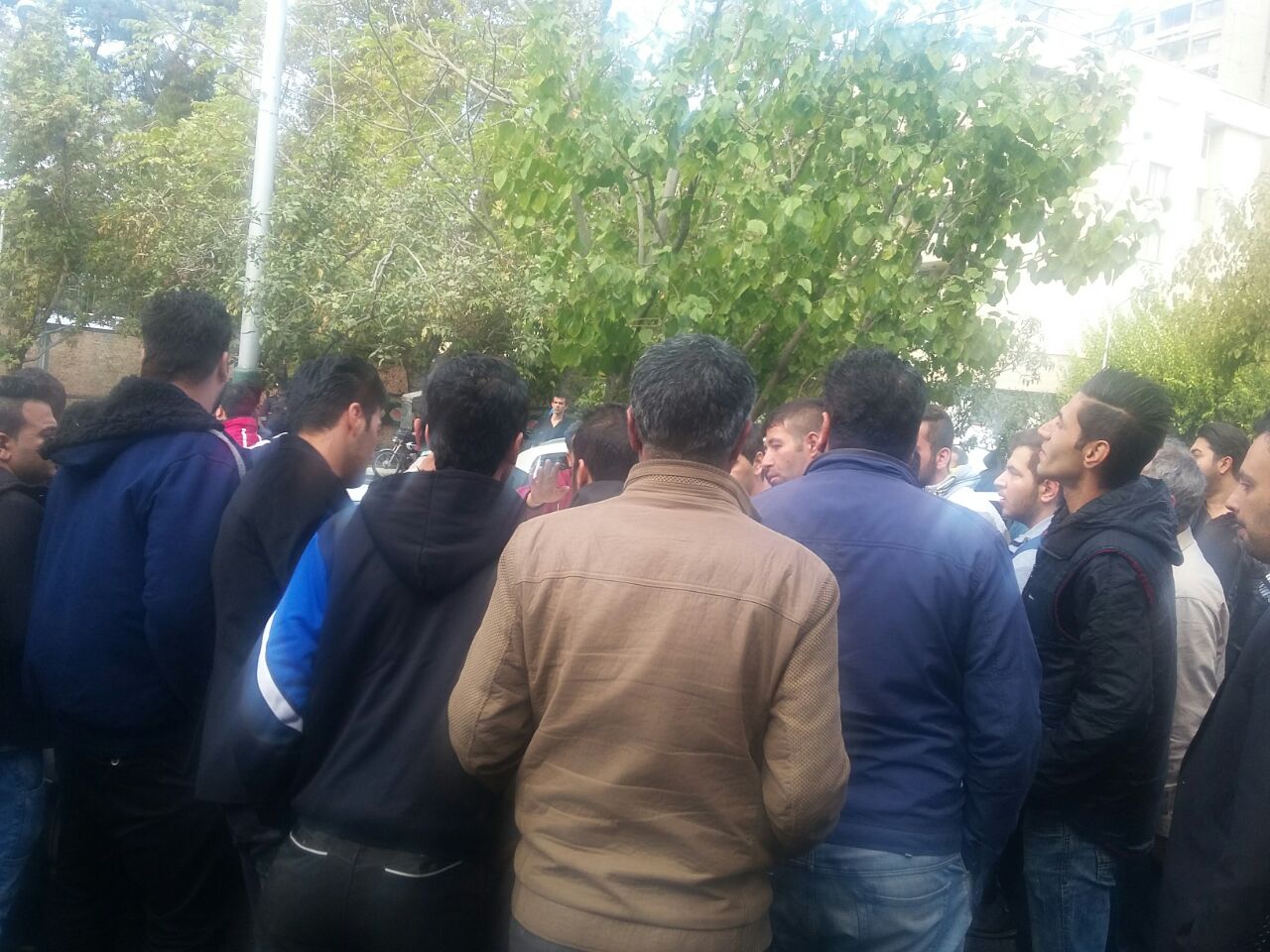 لحظه به لحظه با مراسم تشییع پیکر منصور پورحیدری +عکس و فیلم