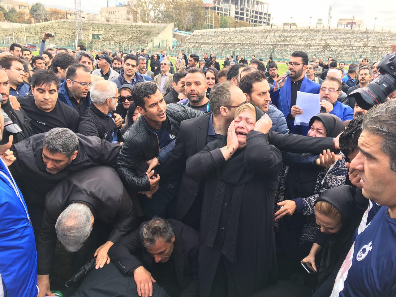 لحظه به لحظه با مراسم تشییع پیکر منصور پورحیدری +عکس و فیلم