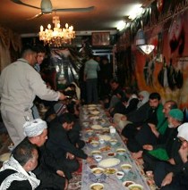 خدمت به زوار اربعین یک عبادت الهی