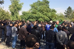 سقوط داربست و سه مجروح در خاکسپاری پورحیدری