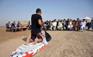 نخستین کارگاه موج سواری در منطقه سیستان‎