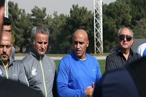منصوریان: پیروزی هایمان را به منصورخان هدیه می کنیم