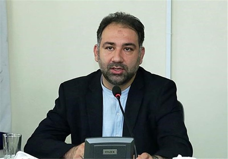 باید انس با کتاب و کتابخوانی در جامعه فراگیر شود