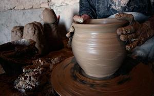افقی روشن در برندسازی سفالگری بشرویه