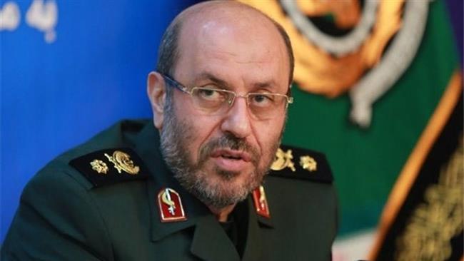 سردار دهقان از نمایشگاه مطبوعات بازدید کرد