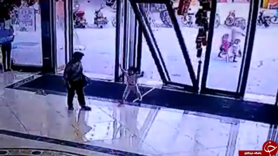 دختر 3 ساله چینی با خوش شانسی از مرگ گریخت+///////فیلم باید اضافه شود