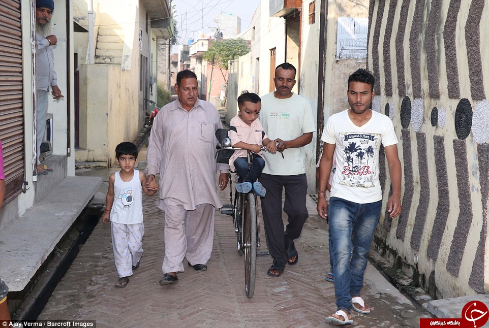 این پسر الهه بخت هندوستان  شد + تصاویر