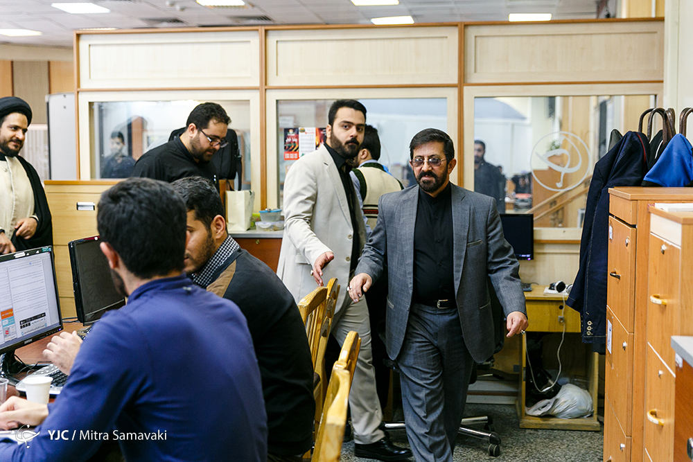 از خاطره روضه خوانی رئیس جمهور تا ماجرای حقوق&zwnj;ها و پاکت&zwnj;های نجومی
