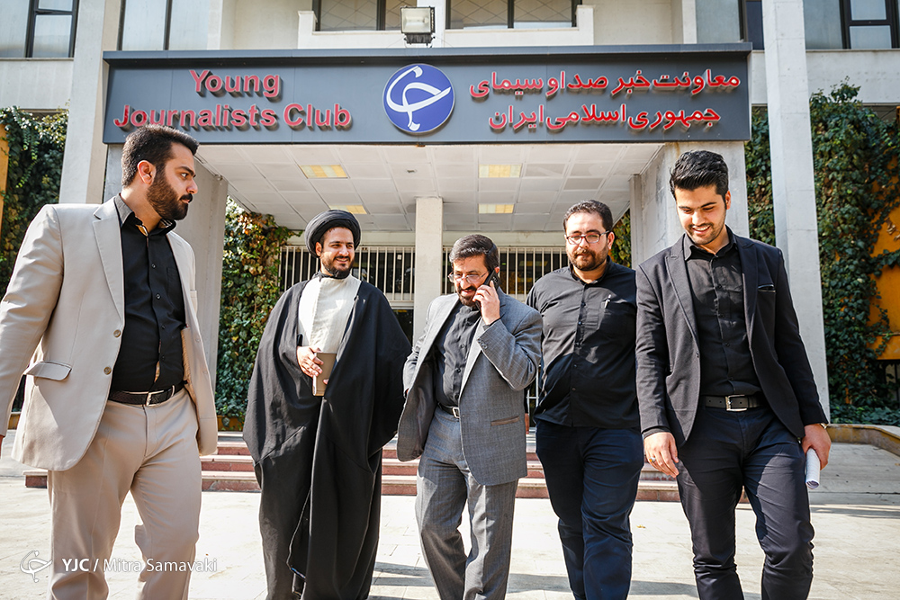 از خاطره روضه خوانی رئیس جمهور تا ماجرای حقوق&zwnj;ها و پاکت&zwnj;های نجومی