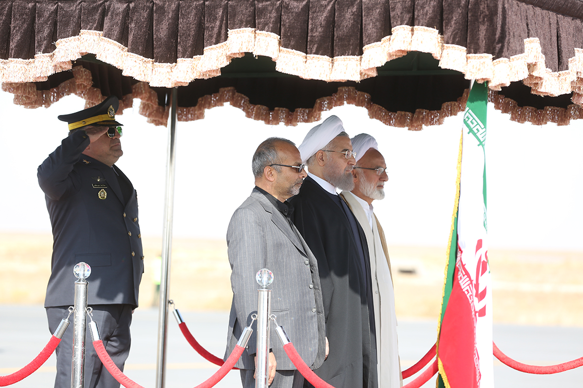 روحانی وارد اراک شد