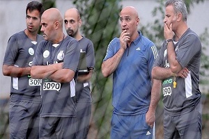 کنار رفتن مربی استقلال از جمع آبی ها/ پرداخت پاداش پس از تصویب هیئت مدیره
