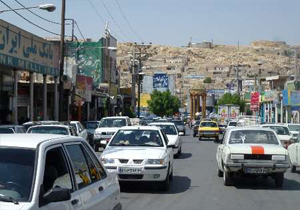 بازاریان دوگنبدان خواستار توقف طرح ساماندهی خیابان بلادیان شدند