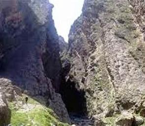 احداث راه دسترسی به تنگه بهرام چوبین