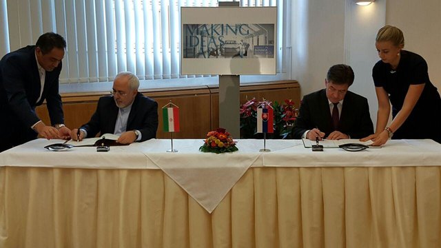 امضای یادداشت تفاهم در زمینه رایزنی&zwnj;های سیاسی بین وزیران خارجه ایران و اسلواکی