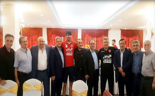 حضور مسئولان باشگاه و سرمربی پرسپولیس و بازیکنان در بیمارستان ایرانیان دوبی