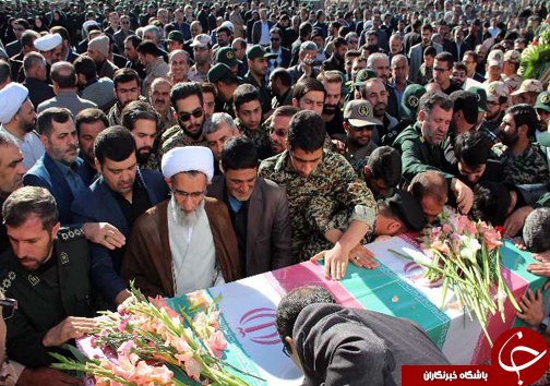تصاویر ورود پیکر شهید مدافع حرم به شهرکرد