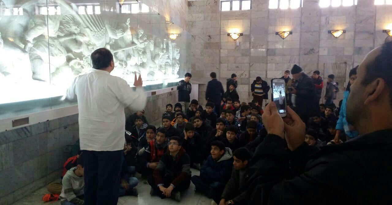 بازدید دانش آموزان از آرامگاه فردوسی هدفمند می شود