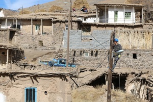 ساماندهی شبكه های توزيع برق سه روستای  صعب العبور زنجان