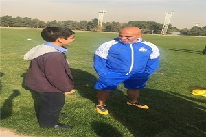درگیری بازیکن و مربی استقلال/ حضور هوادار ویژه در تمرین آبی ها