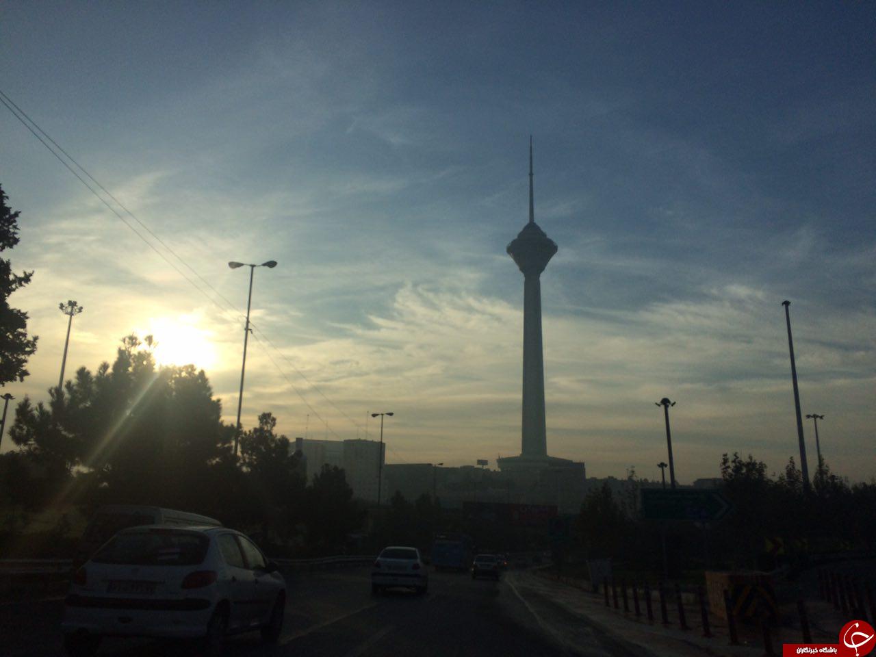 برج میلاد در محاصره دود غلیظ + تصاویر