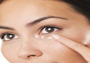 با چین و چروک دور چشم چه باید کرد؟