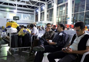 تأخیر طولانی در پروازهای امروز صبح فرودگاه مهرآباد / مسافران درون هواپیماها در انتظار مجوز پرواز