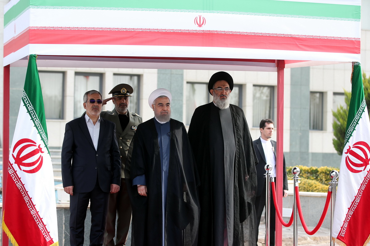 روحانی وارد استان البرز شد/ رئیس جمهور: دولت برای توسعه البرز هرچه در حد توان داشته باشد، انجام خواهد داد + فیلم