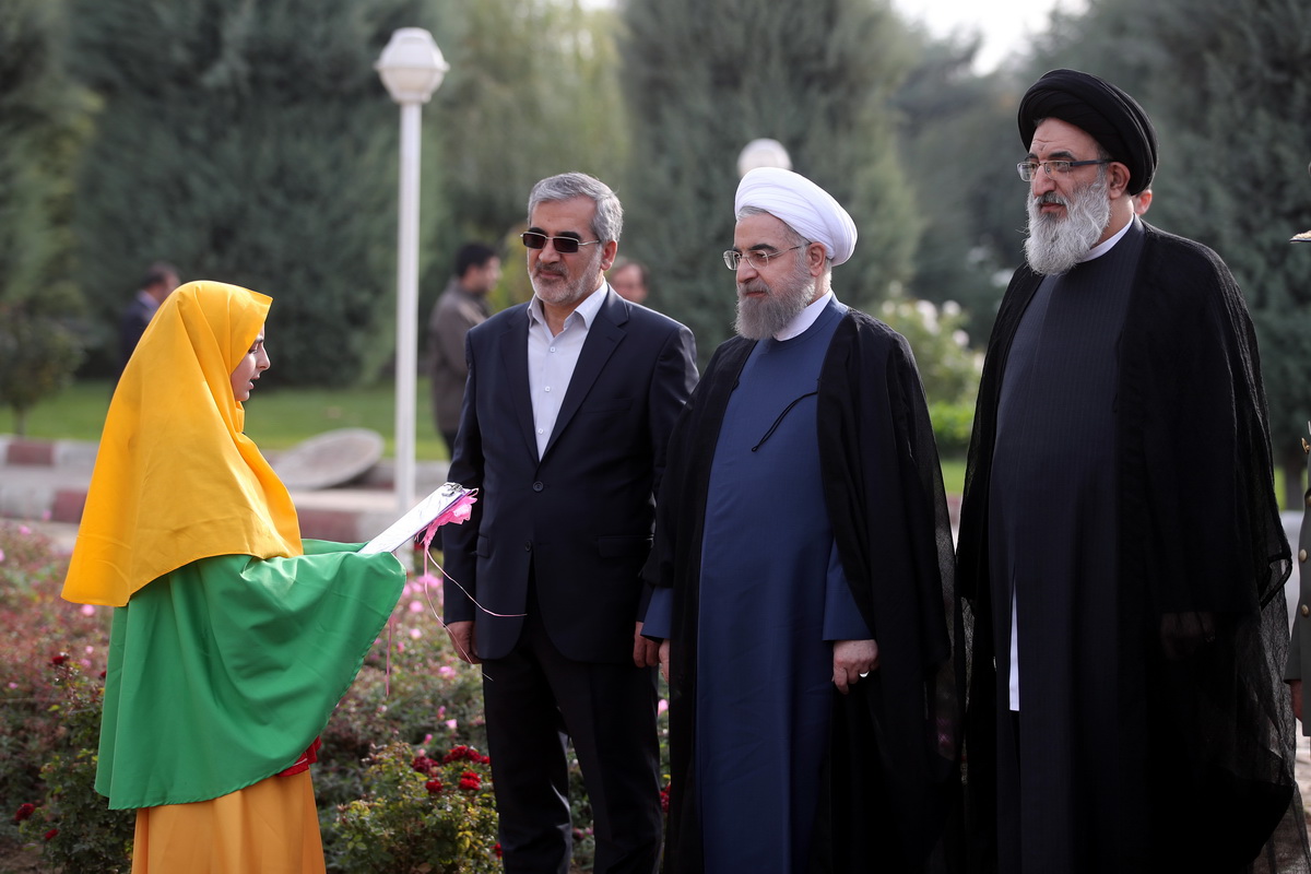 روحانی وارد استان البرز شد/ رئیس جمهور: دولت برای توسعه البرز هرچه در حد توان داشته باشد، انجام خواهد داد + فیلم