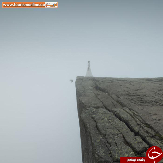 عکس/ سفر به دور دنیا با لباس عروس!