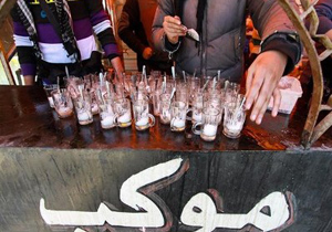 شور جوانان در استقبال از زائران اربعین