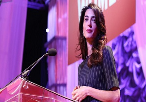 همسر بازیگر معروف آمریکایی: افکار ترامپ قوانین بین&zwnj;المللی حقوق بشر را نقض می&zwnj;کند