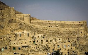 بازدید گردشگران آلمانی از قلعه و روستای هدف گردشگری فورگ