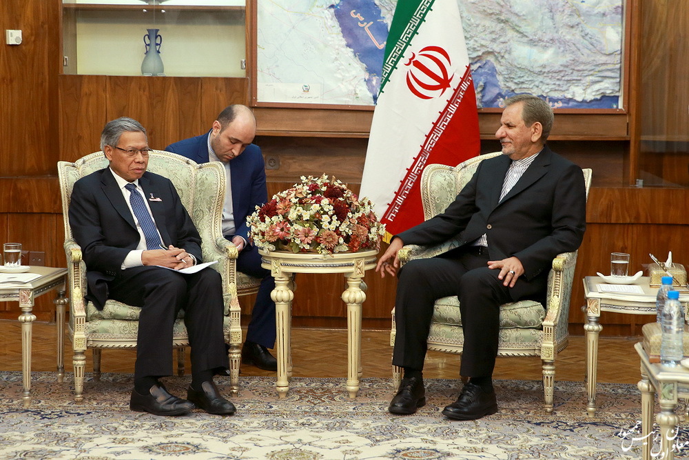 جهانگیری: رفع موانع بانکی مهمترین پیش نیاز توسعه روابط اقتصادی ایران و مالزی است