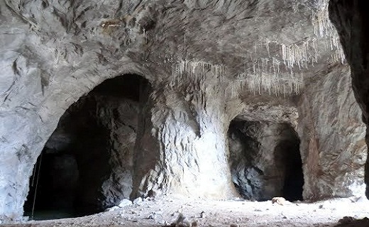 آشنایی با غار نمکی گرمسار + تصاویر