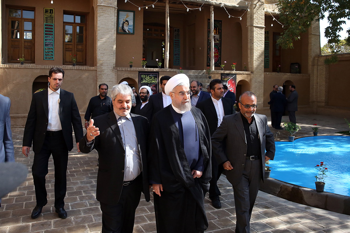 حضور رییس جمهور در بیت بنیانگذار کبیر انقلاب اسلامی در خمین