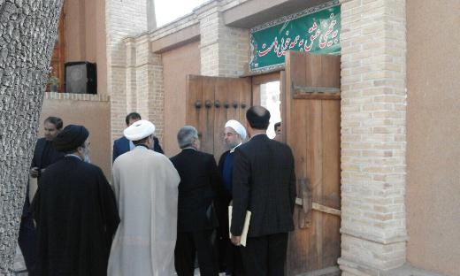 حضور رئیس جمهور در بیت تاریخی امام (ره) + تصاویر