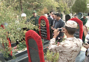 غبار روبی و گلباران مزار شهدای مهاباد