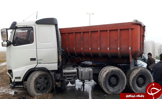 واژگوني سه دستگاه تريلي