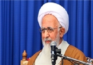 جهان اسلام موظف است اسلحه را از دست ظالم بگیرد