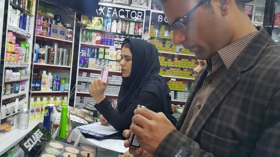 نمونه&lrm;برداري از 500 قلم مواد غذايي، آرايشي و بهداشتي در استان