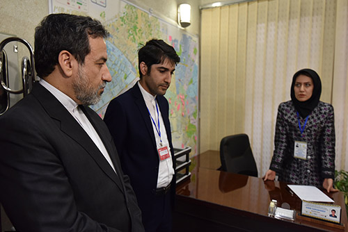 بازدید دکتر عراقچی از دبیرخانه رویدادهای بین&zwnj;المللی شهرداری مشهد