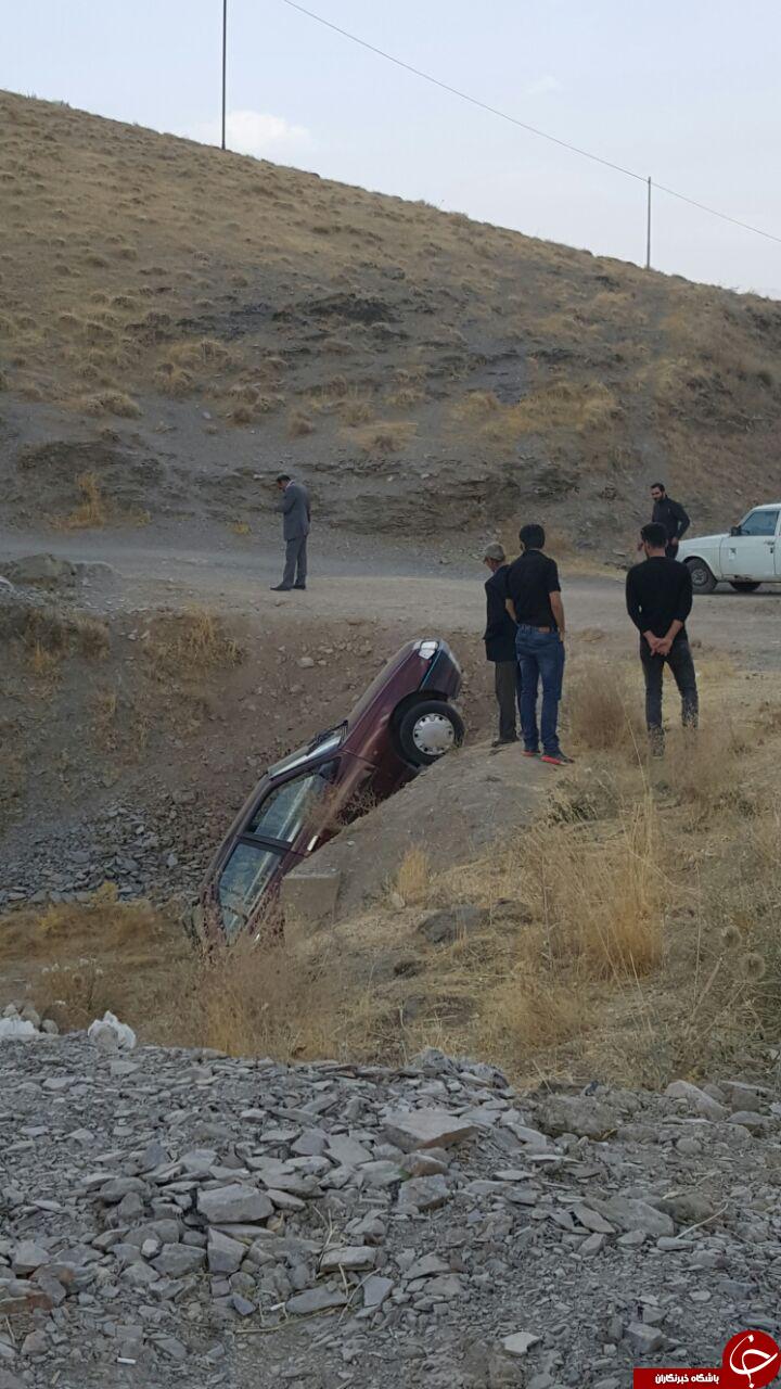 تلفن همراه، پژو 405 را واژگون کرد + تصاویر