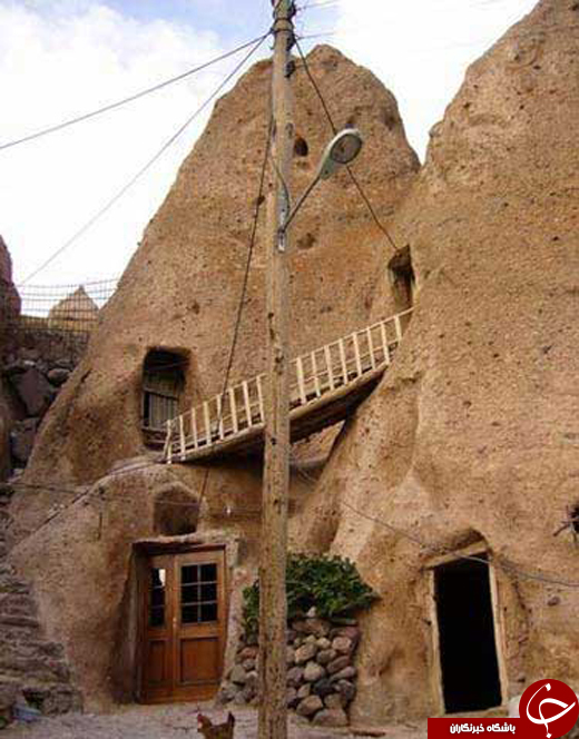 اسکان در روستای ساخته تخیلات خود در نزدیکی تبریز/معماری عجیب در ساخت خانه یکی از روستاهای ایران