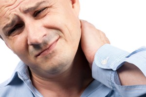 اگر می خواهید گردن درد خود را درمان کنید، بخوانید!
