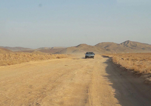 سال&zwnj;ها چشم&zwnj;انتظاری برای آسفالت جاده روستایی صفی&zwnj;آباد + تصاویر