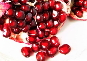 خوردن انار برای همه افراد مفید نیست !